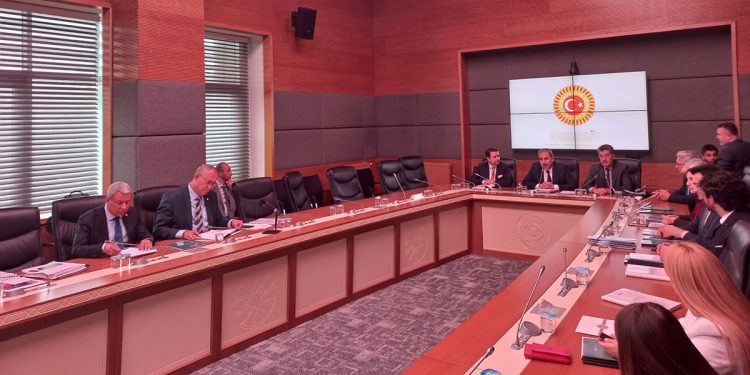 KİT komisyonunda bir ilk yaşandı