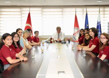 KARŞIYAKA’NIN “PLASTİK AVCILARI”