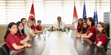 KARŞIYAKA’NIN “PLASTİK AVCILARI”