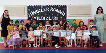 Minikler Konağı ilk mezunlarını verdi