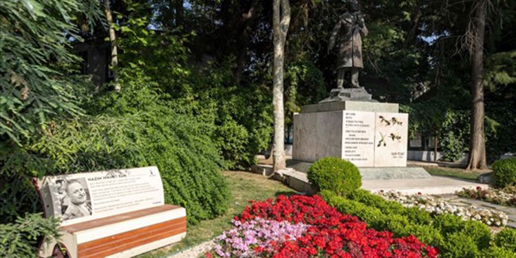 Nazım Hikmet ölüm yıl dönümünde anıldı