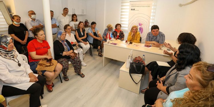‘Nar Elçileri’ Buca’da dayanışmayı büyütüyor