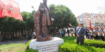 DÜNYA ŞAİRİ NAZIM HİKMET, KARŞIYAKA’DA ANILDI