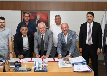 Karabağlar Belediyesi kadrolu işçilerinin TİS sevinci