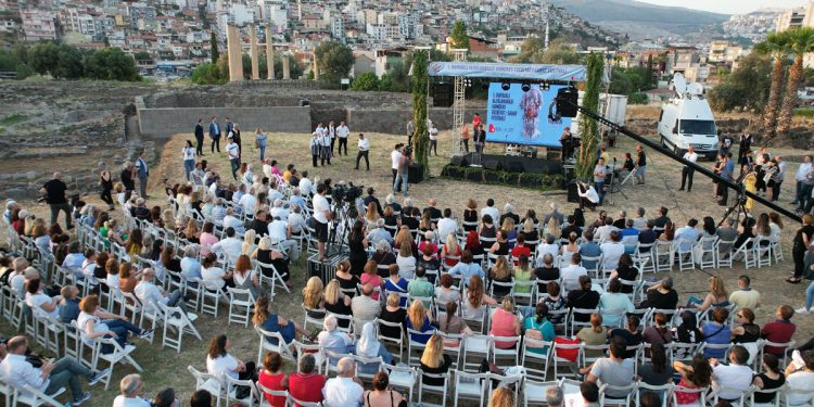 Bayraklı 1. Uluslararası Homeros Festivali’ne görkemli açılış