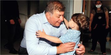 KARŞIYAKA’DA BAYRAM SEVİNCİ