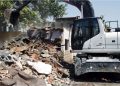 Konak’ta tehlikeli yapı yıkıldı