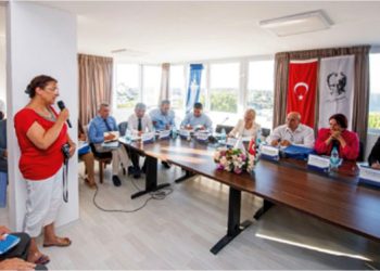 Başkan Tunç Soyer Karaburunlu muhtarlarla buluştu