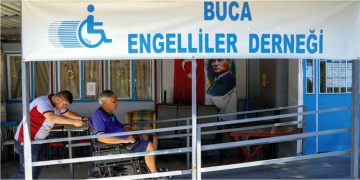 Asla yolda kalmadılar