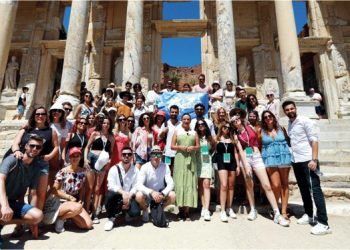 AVRUPALI GENÇLER EFES SELÇUK’TA BULUŞTU
