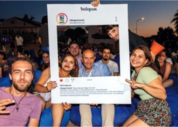 “Gençler bu memleketi değiştirme potansiyeline sahip”