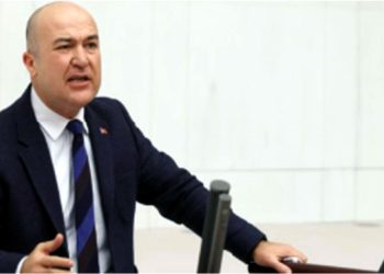 CHP’li Bakan’dan bir kez daha çağrı: “Vali Konağı bu ayıptan ne zaman kurtulacak?”
