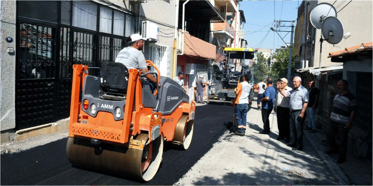 Karabağlar’da asfaltlamalar son hızla sürüyor