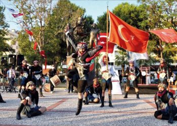 HAYDİ BRE EFELER!