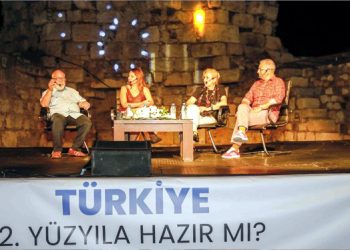 Ünlü yazarlar Seferihisar’da buluştu