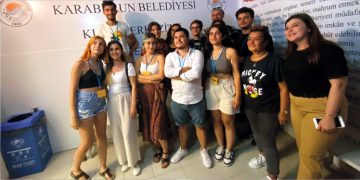 Karaburun Belediyesi üniversite adaylarının yanında