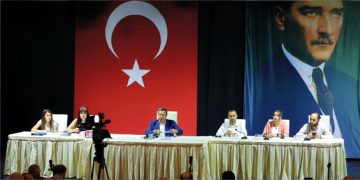 Konak Belediye Meclisi Ek bütçeye onay verdi