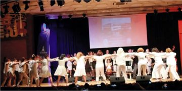 MÜBADELE KOROSU’NDAN KARŞIYAKA’DA MUHTEŞEM KONSER