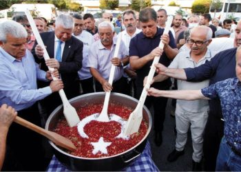 KARŞIYAKA’DA AŞURE BULUŞMASI