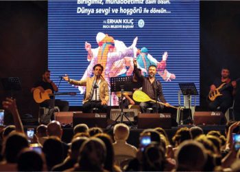 Buca’da aşure kazanları deyişlerle kaynatıldı