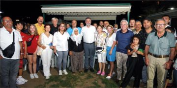 Başkan Sandal Körfez Mahallesi’nde vatandaşla buluştu