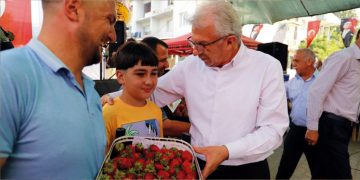 Ovacık Yaylası, Çilek ve Barbunya Festivali ile şenlendi