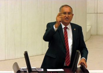 TCDD zarar ediyor, müteahhitler cebini dolduruyor