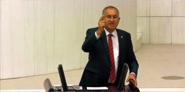 TCDD zarar ediyor, müteahhitler cebini dolduruyor