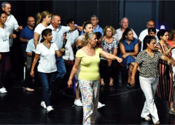100 muhtardan İzmir’e 100’üncü yıl hediyesi