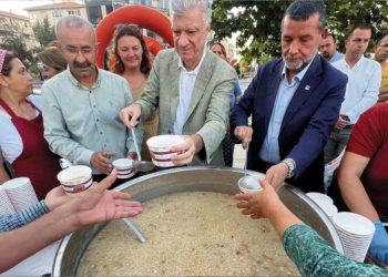 AŞURE KAZANLARI NARLIDERE’DE KAYNADI