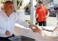Torbalı Belediyesi’nden vatandaşa aşure ikramı