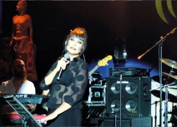 Ayşegül Aldinç’ten Muhteşem Performans