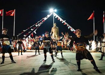 HAVADA, KARADA, DENİZDE 9 EYLÜL ŞÖLENİ!