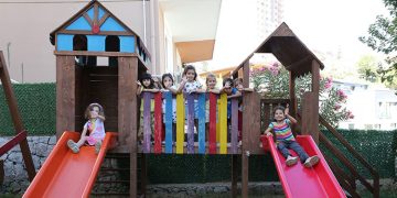 NAR ÇİÇEKLERİ OKULA DÖNDÜ