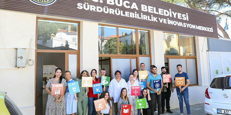 Etkin hizmet için, eğitimli personel