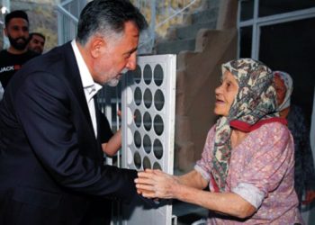 Bayraklı’da sorunlara yerinde çözüm!