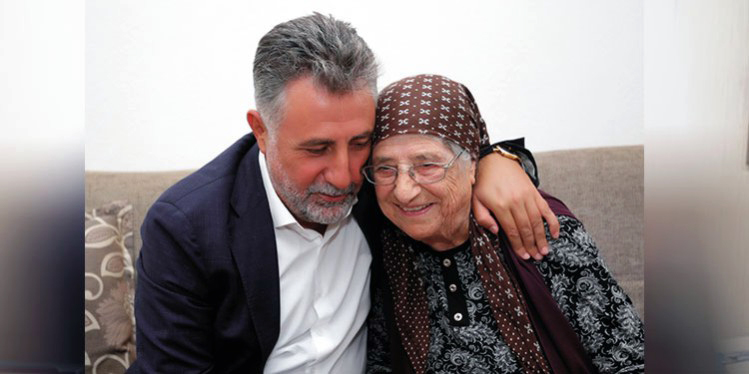 Başkan Sandal mahalle gezilerini sürdürüyor