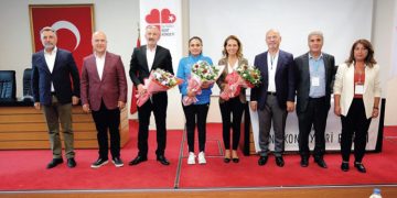 Kent Konseyleri Birliği Bayraklı’ da toplandı