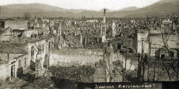 ÇATI BOSTANLI ‘ATEŞ ÇEMBERİNDE İZMİR’ SERGİSİ İLE AÇILIYOR