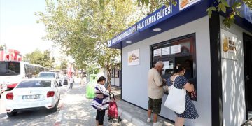 Menderes’te Halk Ekmek Büfeleri