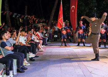 Buca’da “kurtuluş” paneline büyük ilgi