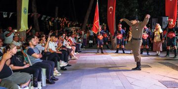 Buca’da “kurtuluş” paneline büyük ilgi
