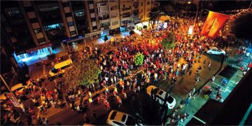 KARŞIYAKA’DA OMUZ OMUZA ZAFER YÜRÜYÜŞÜ!
