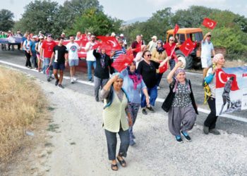 Zafer Yolu kafilesi Takmak’ta