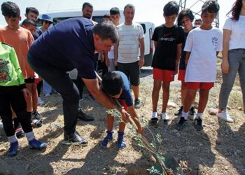 Güneydoğulu çocukların barış fidanları Karşıyaka’da büyüyecek