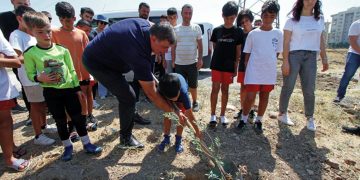 Güneydoğulu çocukların barış fidanları Karşıyaka’da büyüyecek