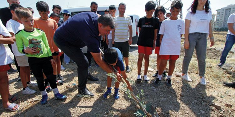 Güneydoğulu çocukların barış fidanları Karşıyaka’da büyüyecek