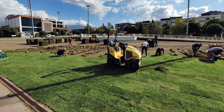 KEMALPAŞA’DA PARKLAR YENİLENİYOR