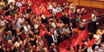 İtfaiye Haftası’nda İzmirli itfaiyeciler sahne aldı