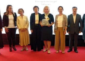 İzmir Gazeteciler Cemiyeti’ne Birincilik Ödülü